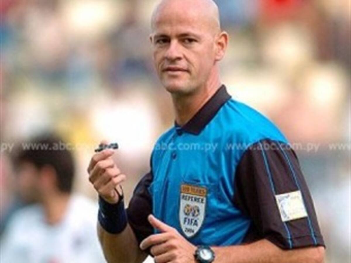 El paraguayo Carlos Torres dirigirá partido Mineiro-Santa Fe por la Copa Suramericana