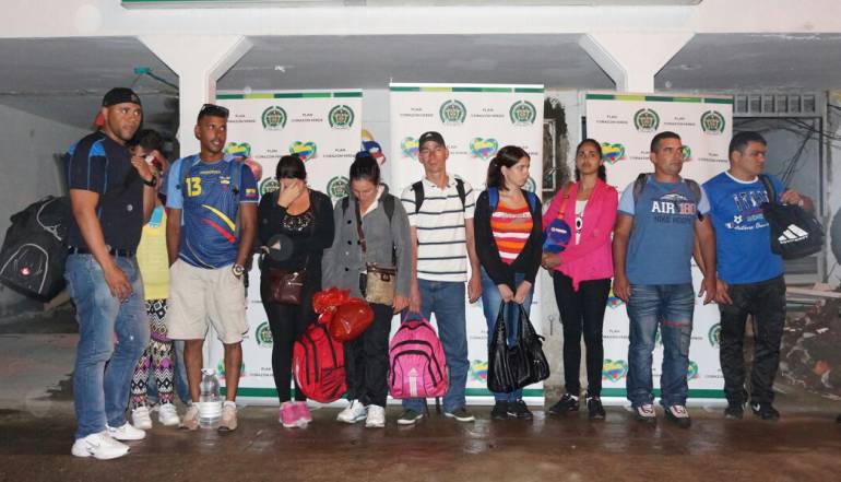 Cubanos retenidos en Buenaventura.