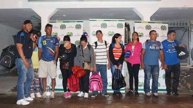 Cubanos retenidos en Buenaventura.