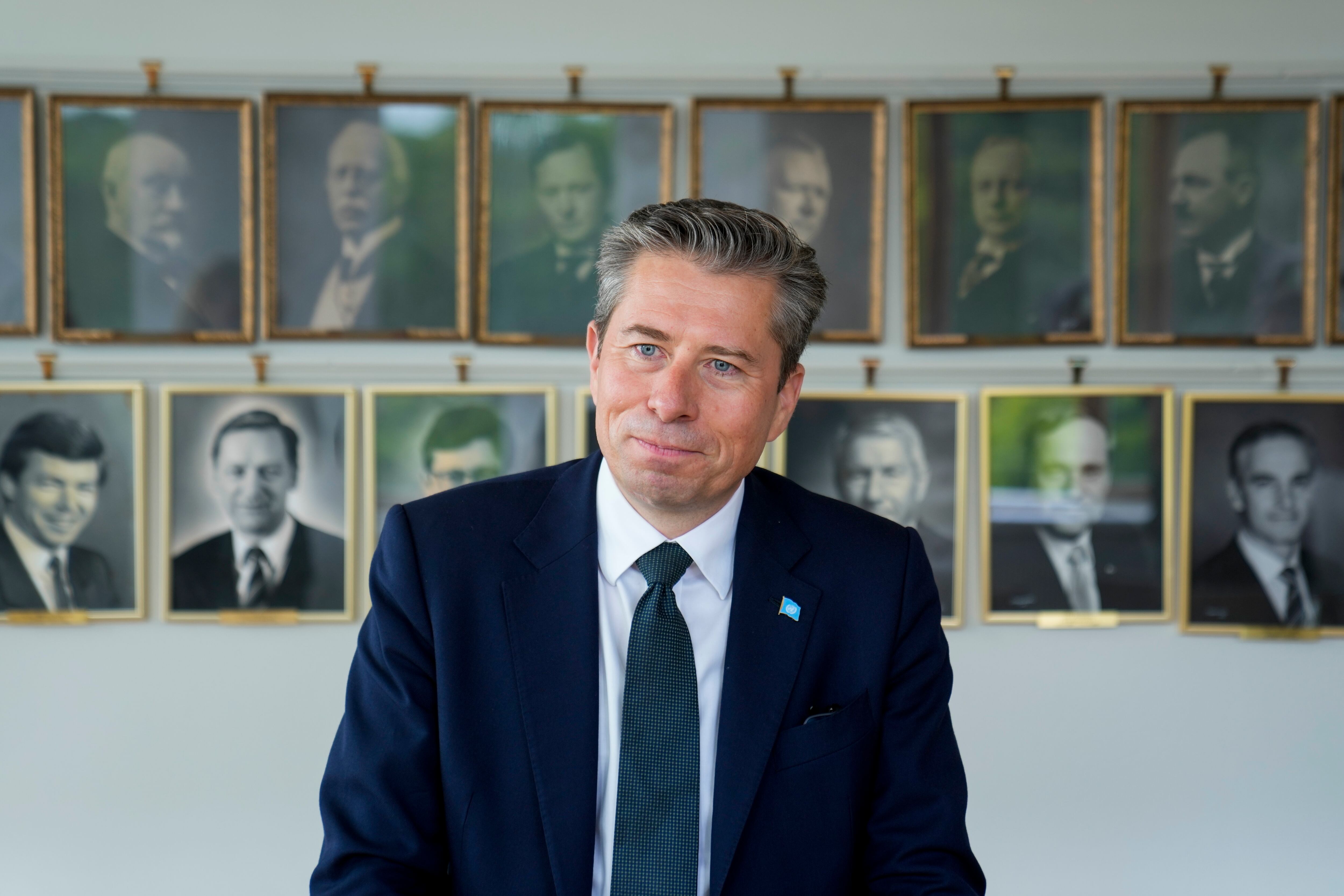 OSLO (Norway), 05/06/2025.- UN Under-Secretary-General for Humanitarian Affairs and Emergency Relief Coordinator Tom Fletcher (C) during a meeting with Norway's Foreign Minister Espen Barth Eide (not seen) at the Ministry of Foreign Affairs in Oslo, Norway, 05 June 2025. (Noruega) EFE/EPA/HEIKO JUNGE NORWAY OUT