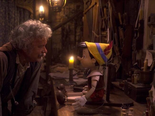 Tom Hanks interpreta al carpintero Geppetto