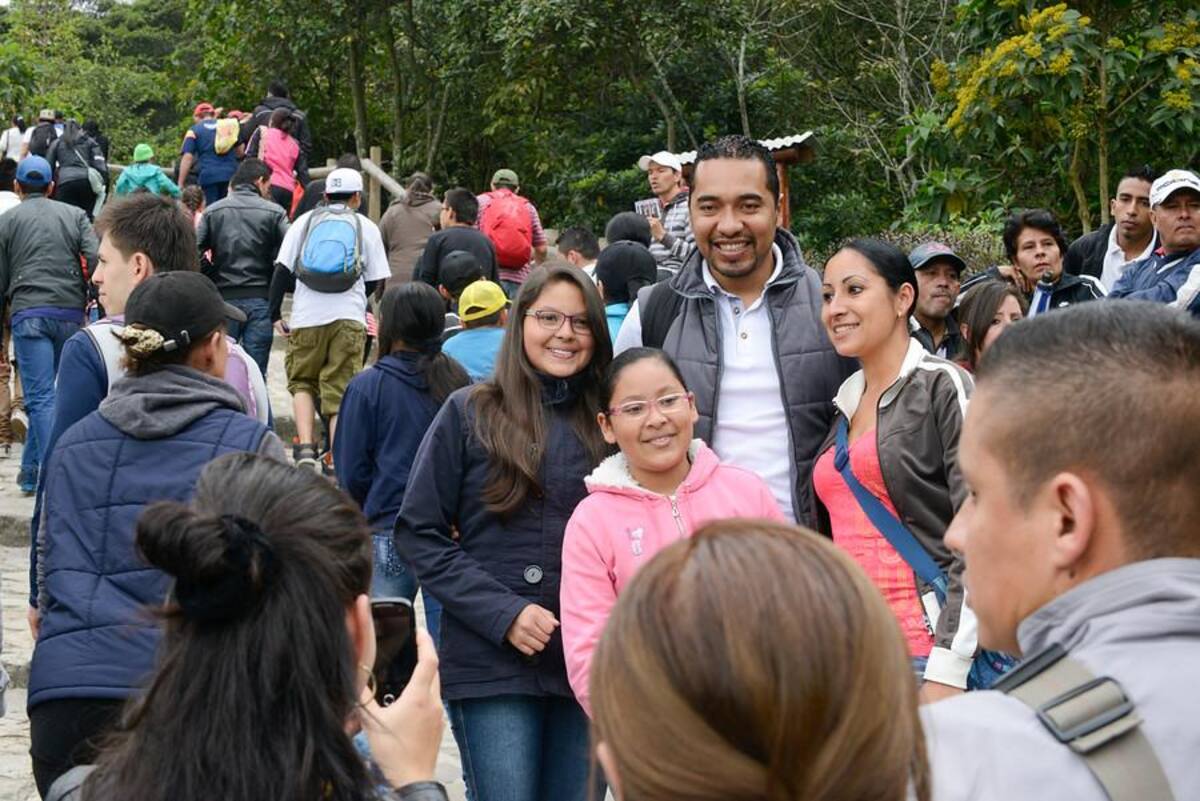 Se han registrado miles de visitantes, un promedio de 3.000 personas por hora, es decir unos 50 personas por minuto. Se espera que el total de las visitas sea alrededor de 65.000.
