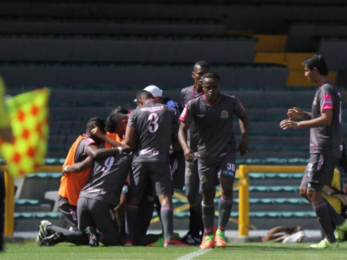 Tigres termina con el invicto de Santa Fe