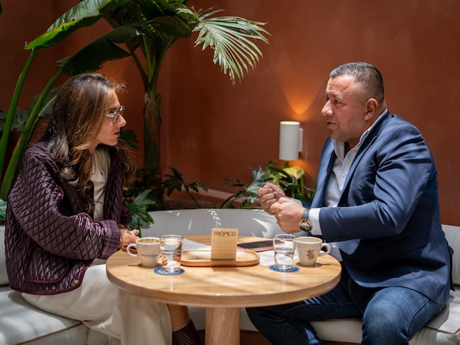 El primer episodio de Café Cruzado reúne a Natalia Gutiérrez, presidenta de La Acolgen y del Consejo Gremial Nacional; con Martín Ravelo, presidente de la Unión Sindical Obrera (USO). | Foto: Caracol Radio