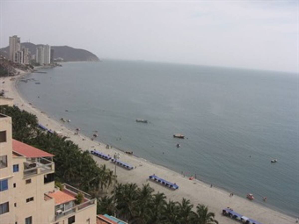 Solicitan demoler edificaciones construidas cerca de playa de Santa Marta