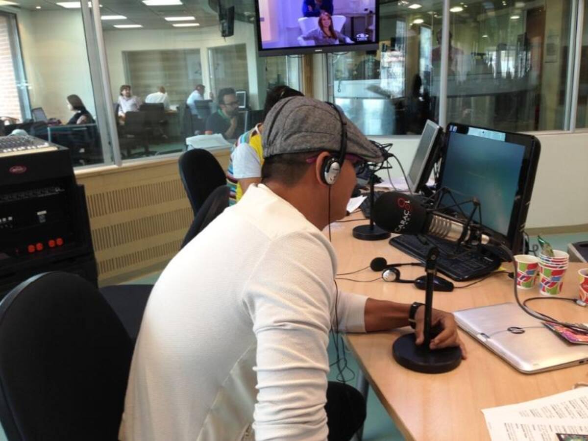 Charlie Zaa presentó en Hoy por Hoy su más reciente disco "En otro tiempo", homenaje a Niche.