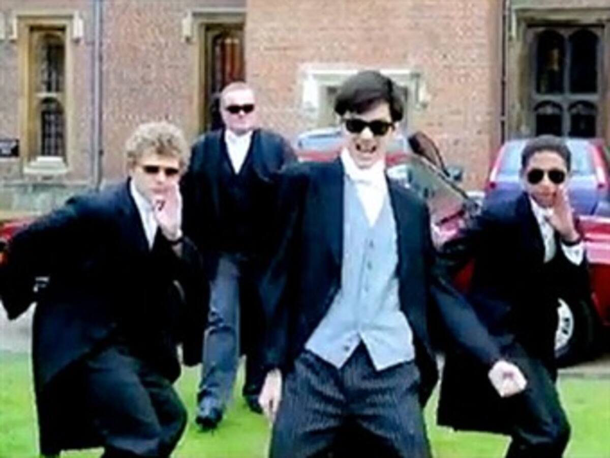 Alumnos del exclusivo colegio de Eton graban su parodia de "Gangnam Style"