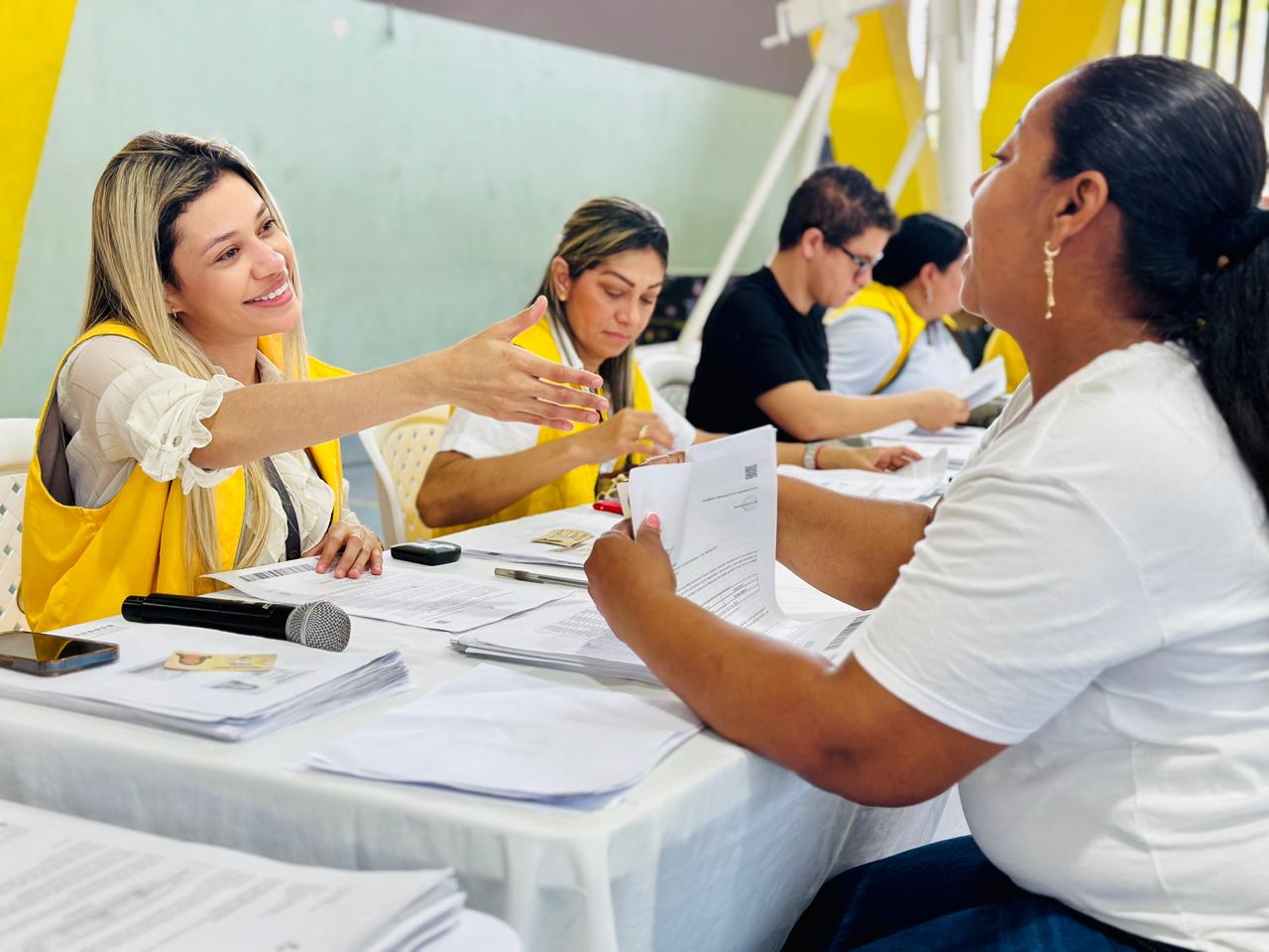 Con la entrega de 484 cartas de indemnización, concluyen décadas de espera para víctimas en Bolívar