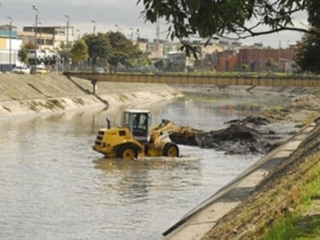 Esta semana arranca primer contrato para limpiar el cauce del río Bogotá