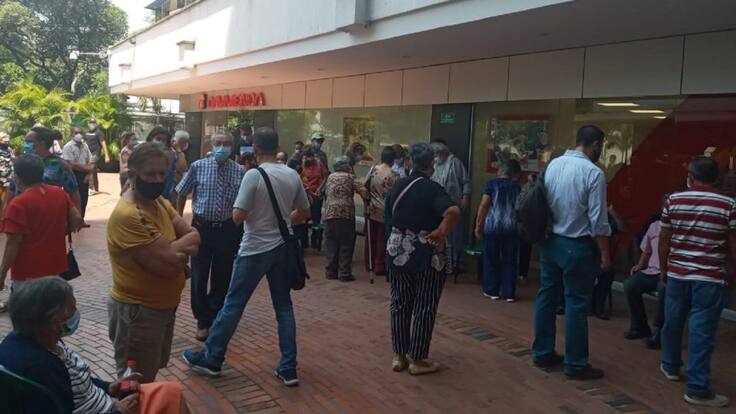 "Llegaron personas que no estaban citadas": Foscal sobre aglomeración