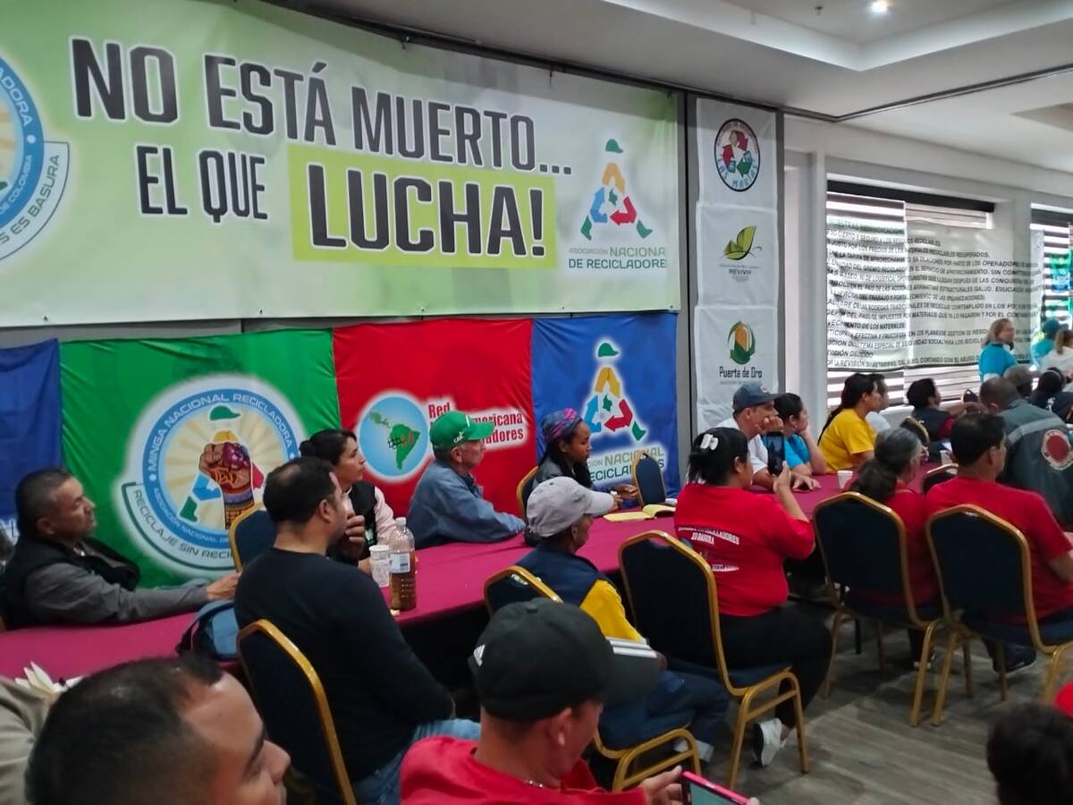 Reunión por condiciones laborales entre el gremio de recicladores y el Gobierno Nacional