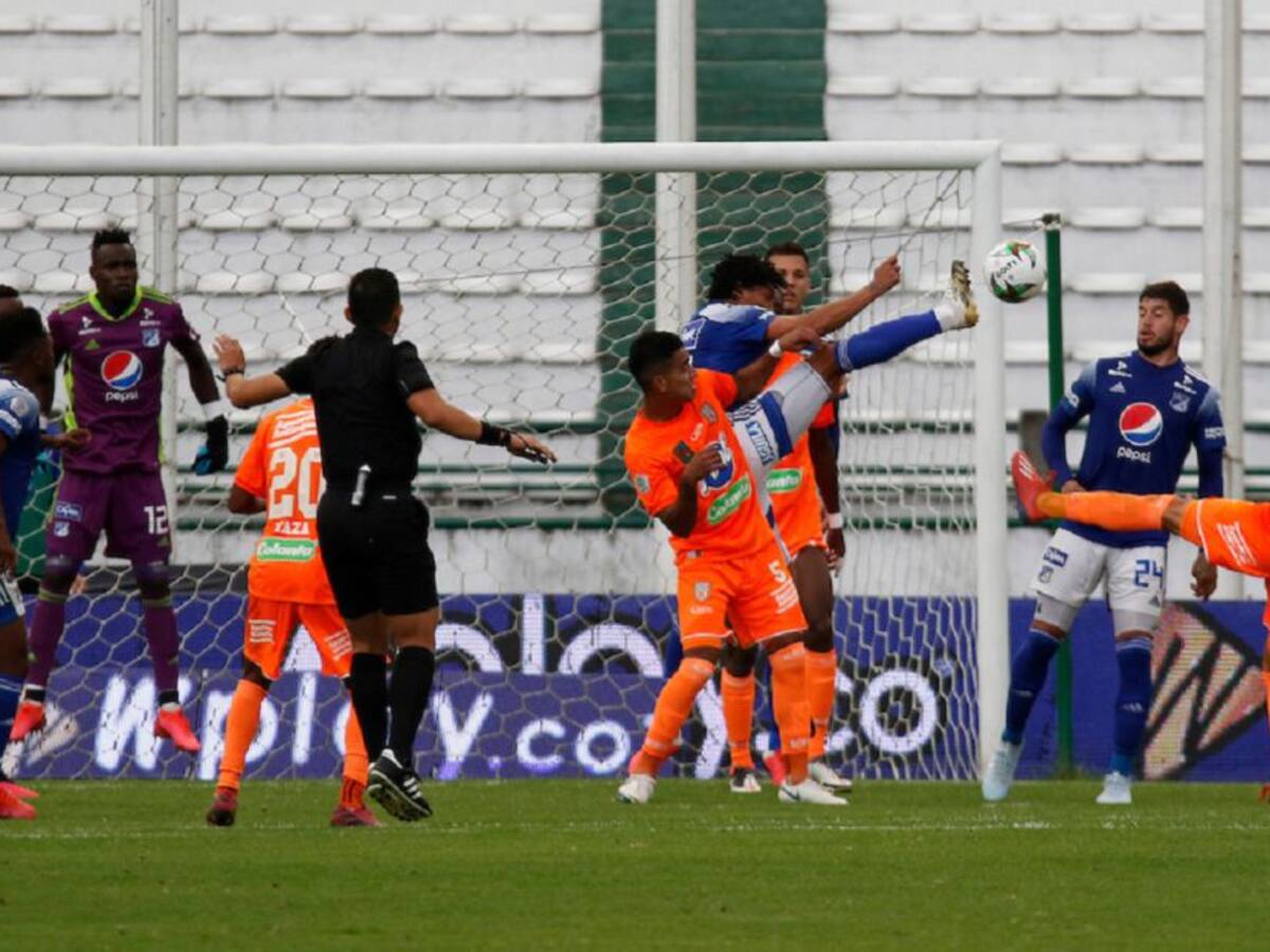 Pereira: "Si se llega a dar la contratación de un 9, bienvenido sea"