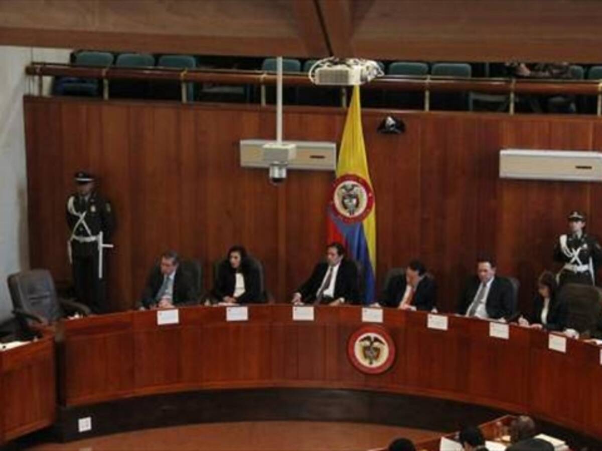 Hoy cumbre de poderes por crisis en la Corte Constitucional