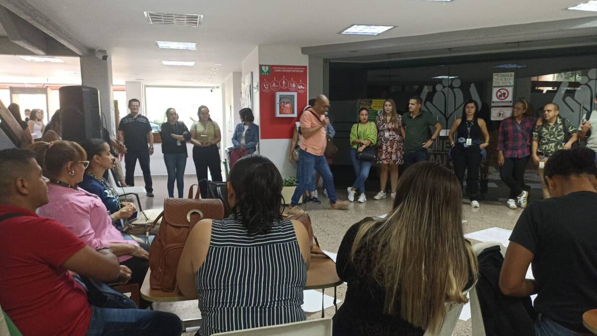 Trabajadores del ICBF en Medellín protestan por condiciones laborales