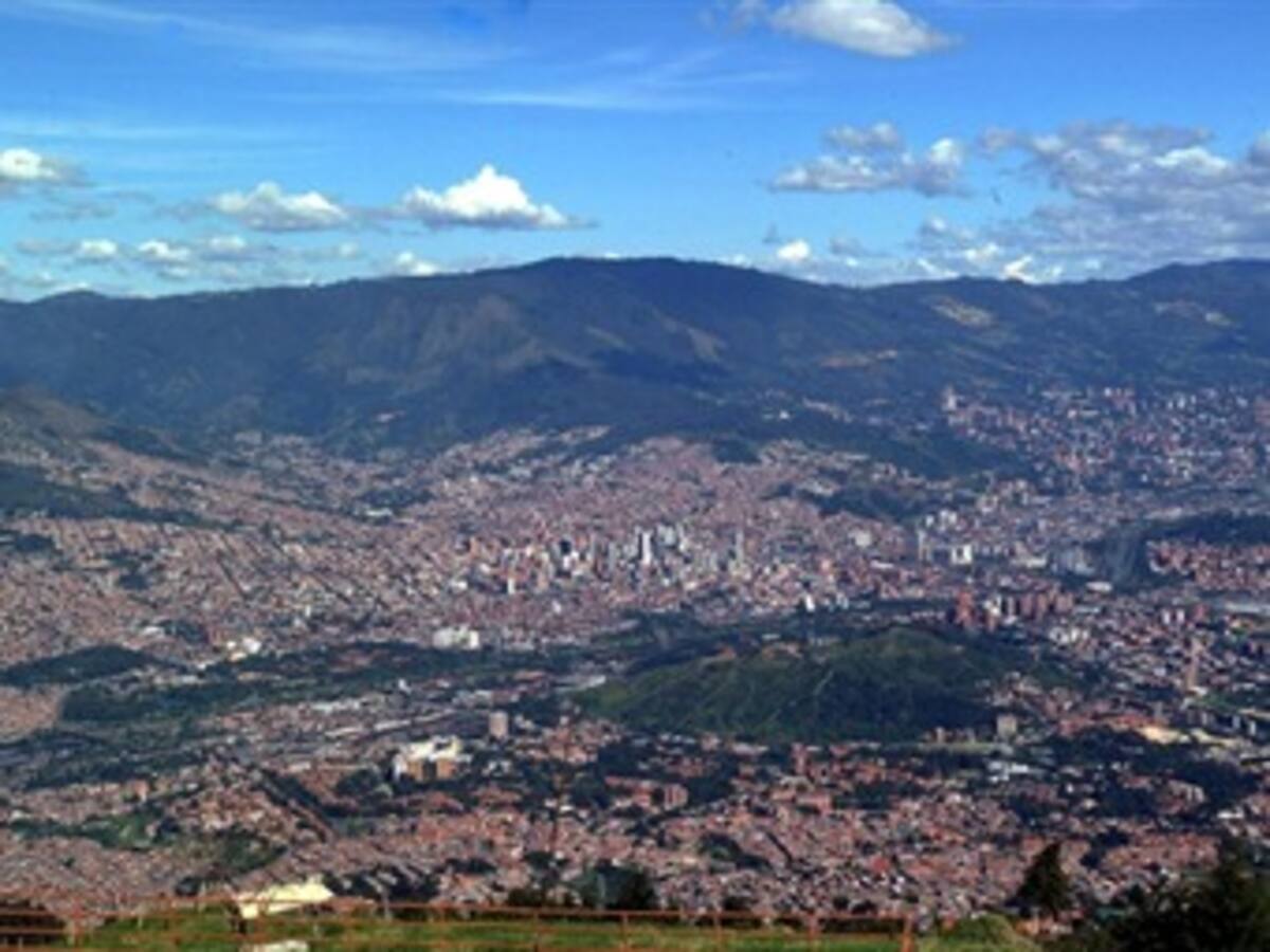 Área del Aburrá y Corantioquia firman convenios ambientales por seis mil millones de pesos