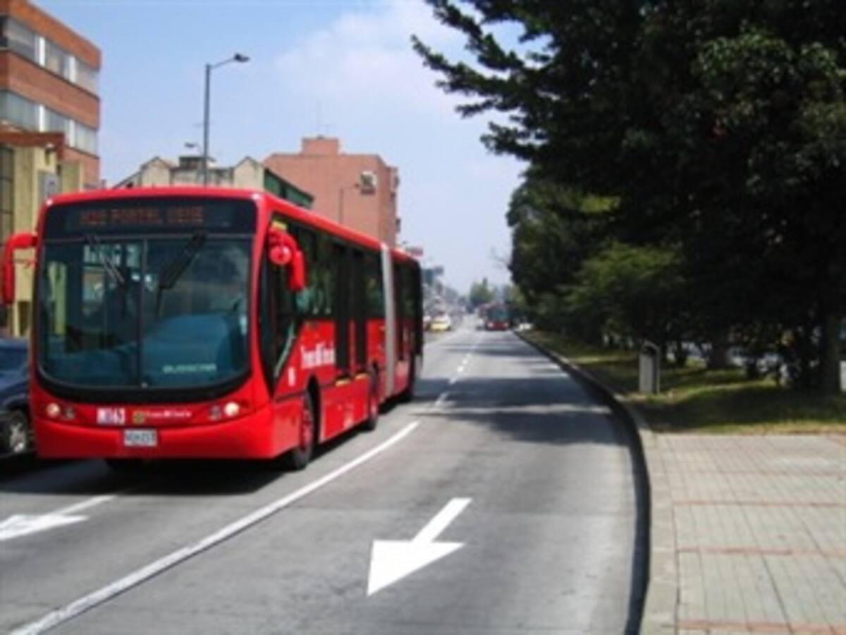 Gerente saliente de Transmilenio sugiere liquidar contrato de la Cra. Séptima
