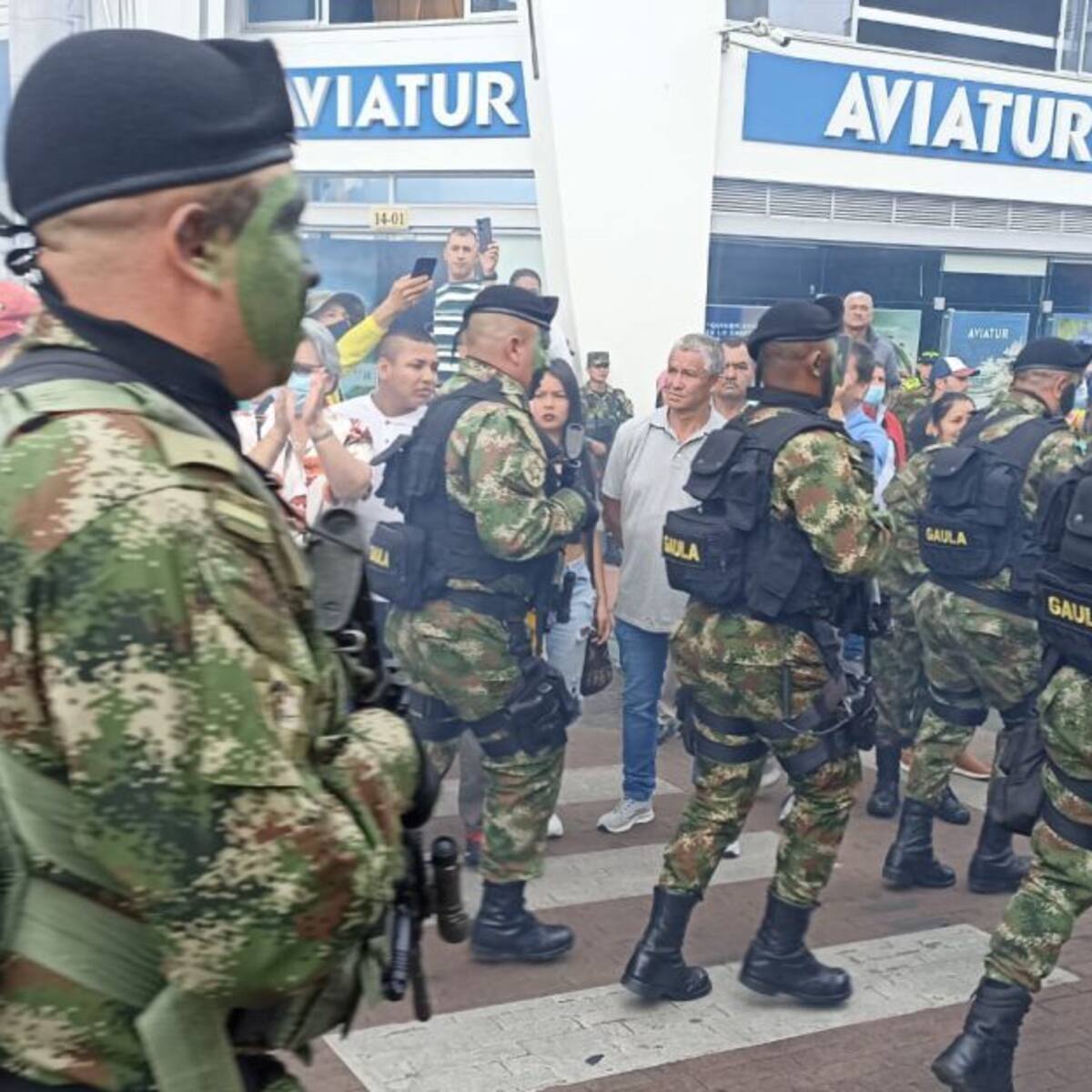 En el eje cafetero, 2 capturados por extorsión y secuestro exprés: Ejército