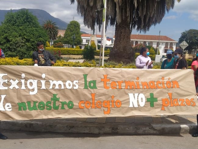 Padres de familia y estudiantes exigen terminación de las obras de infraestructura de la Institución Educativa Casilda Zafra / Cortesía.