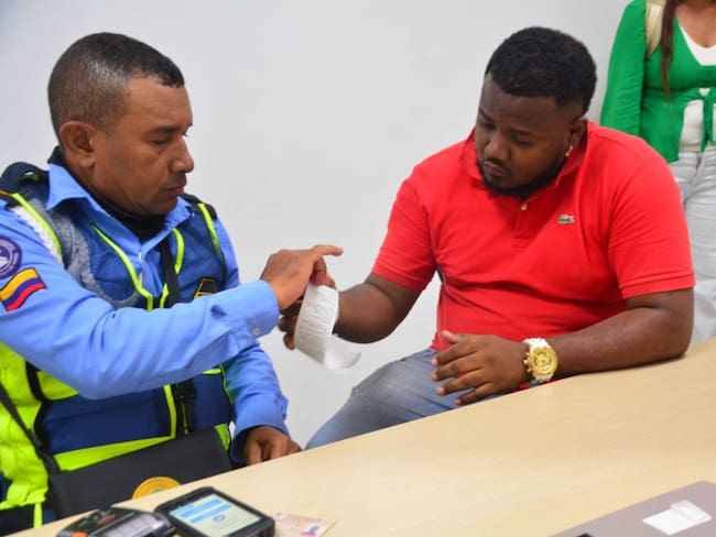 DATT suspende licencia a conductor de taxi que hizo cobro excesivo de tarifa