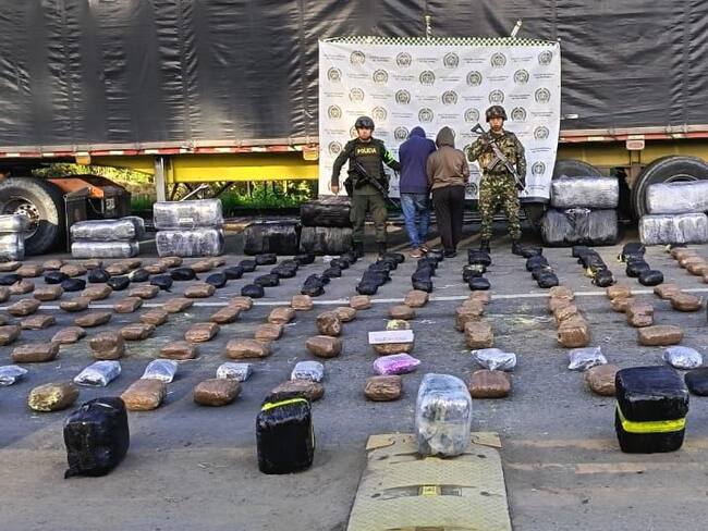 Incautan más de una tonelada de marihuana en la vía Panamericana en Cauca