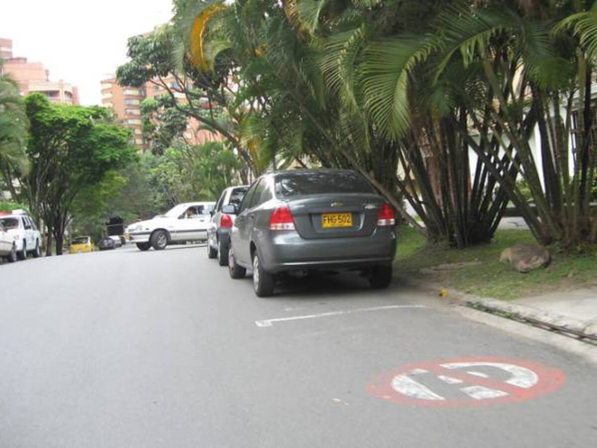 Más de 73.000 mal parqueados han sido multados este año en Bogotá