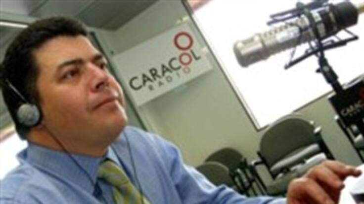 Gustavo Gómez, de Caracol Radio, el Periodista del Año