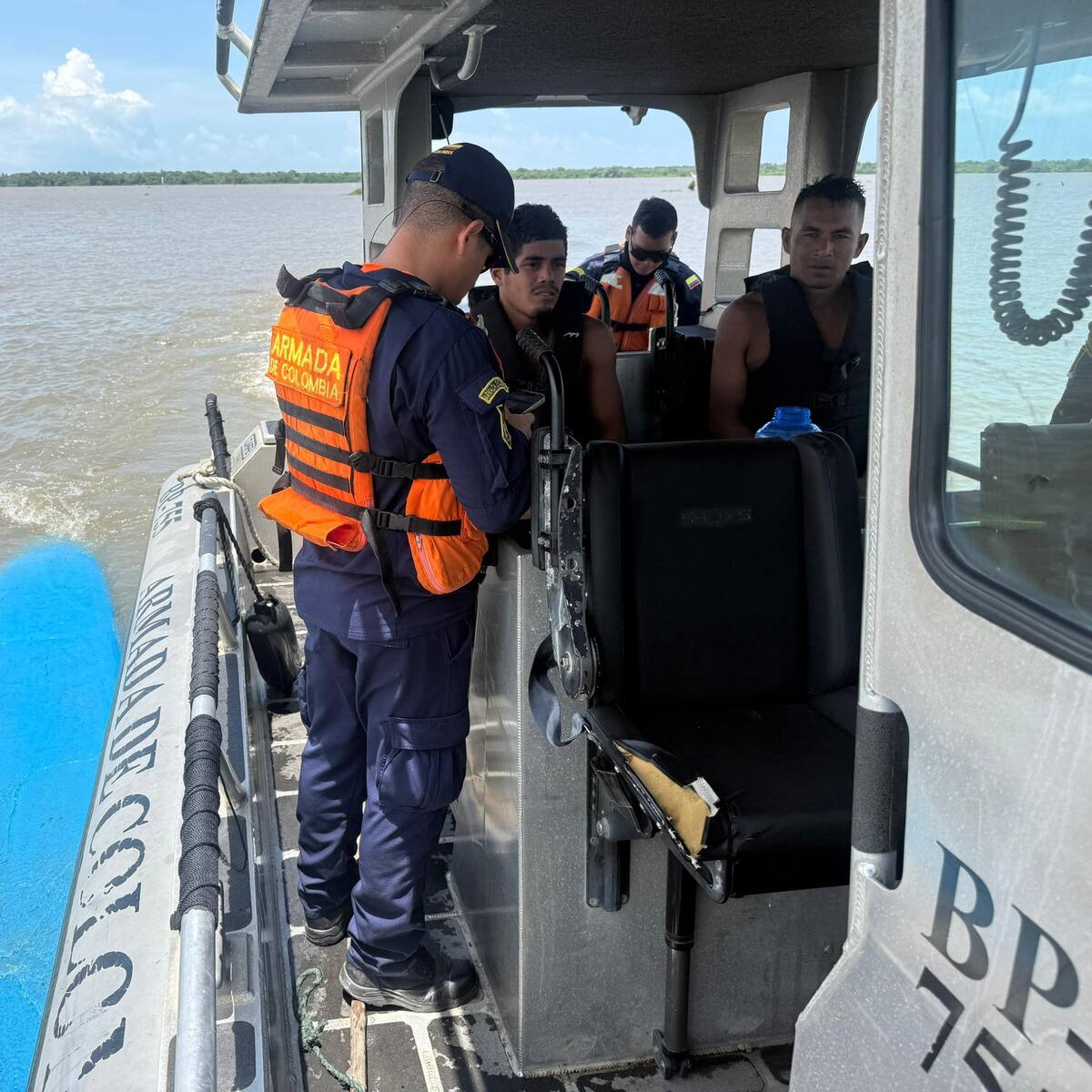 Dos hombres fueron rescatados tras naufragio en el río Magdalena
