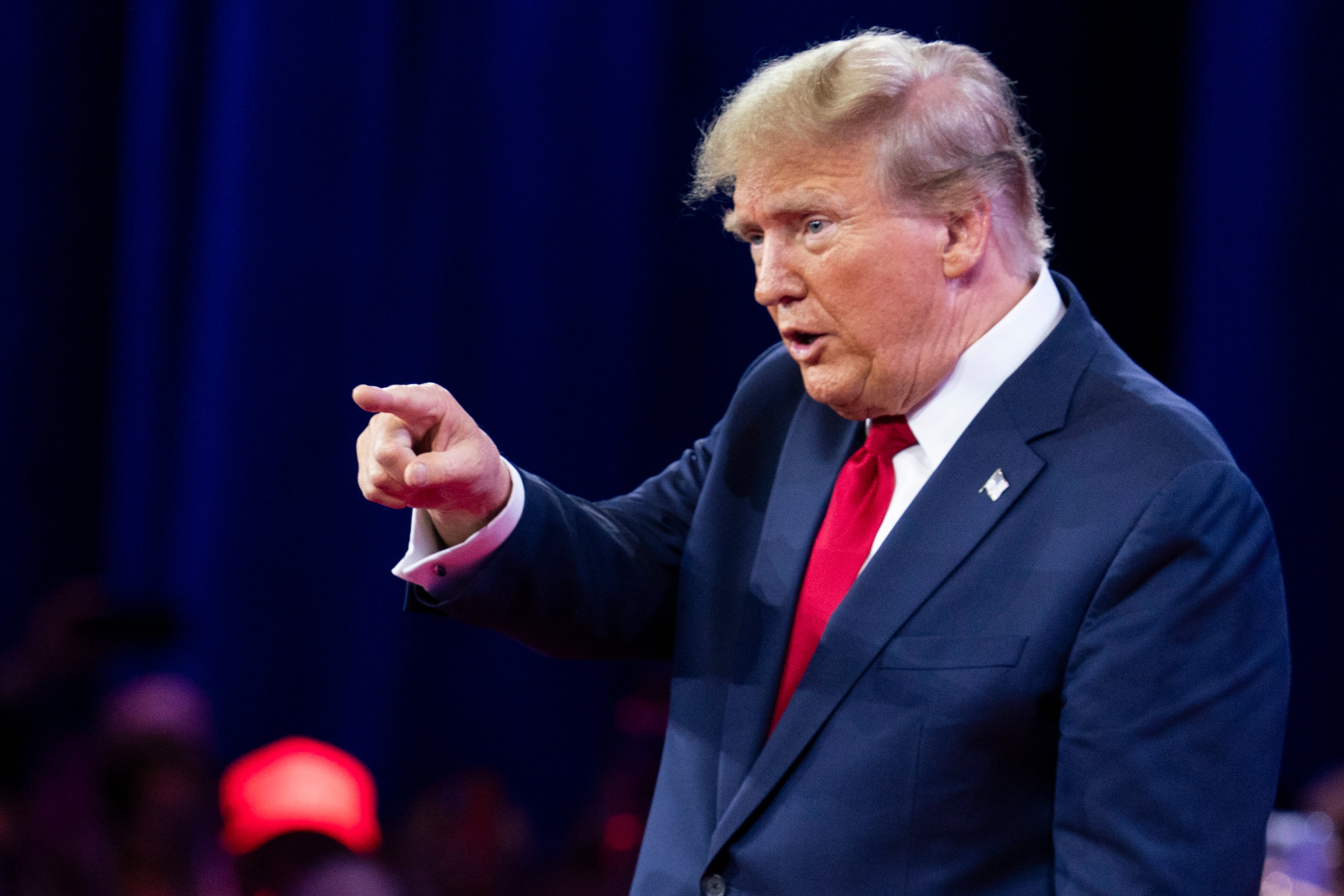 National Harbor (United States), 24/02/2024.- Former President Donald J. Trump delivers remarks during the Conservative Political Action Conference (CPAC) 2024 at National Harbor, Maryland, USA, 24 February 2024. The Conservative Political Action Conference is an annual political conference attended by conservative activists and elected officials from across the United States and beyond. (Estados Unidos) EFE/EPA/SHAWN THEW