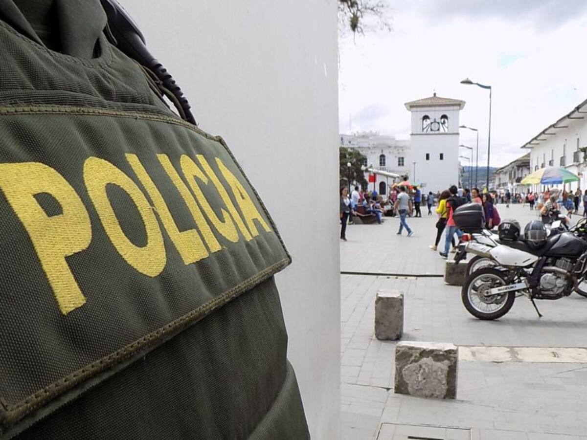 Video: Investigan fiesta de policía en la que estuvieron hasta los presos