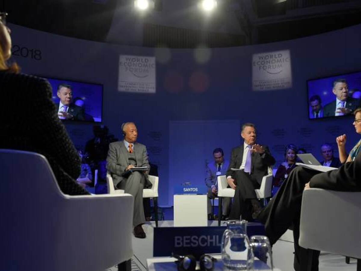Santos se reunirá con líderes económicos mundiales en último día en Davos