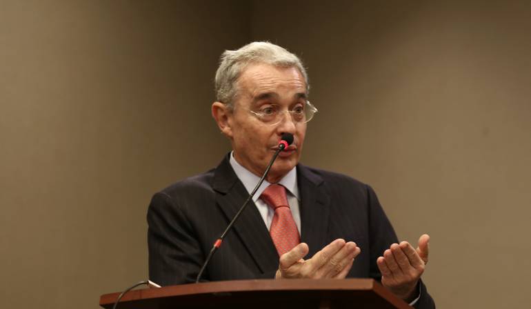 El ex presidente y senador del Centro Democrático, Álvaro Uribe Vélez.