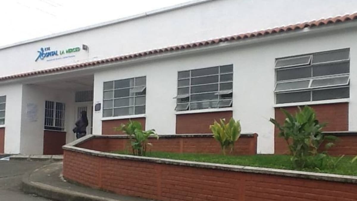 Hospital en La Merced (Caldas) suspende atención a usuarios de FOMAG por falta de contratación