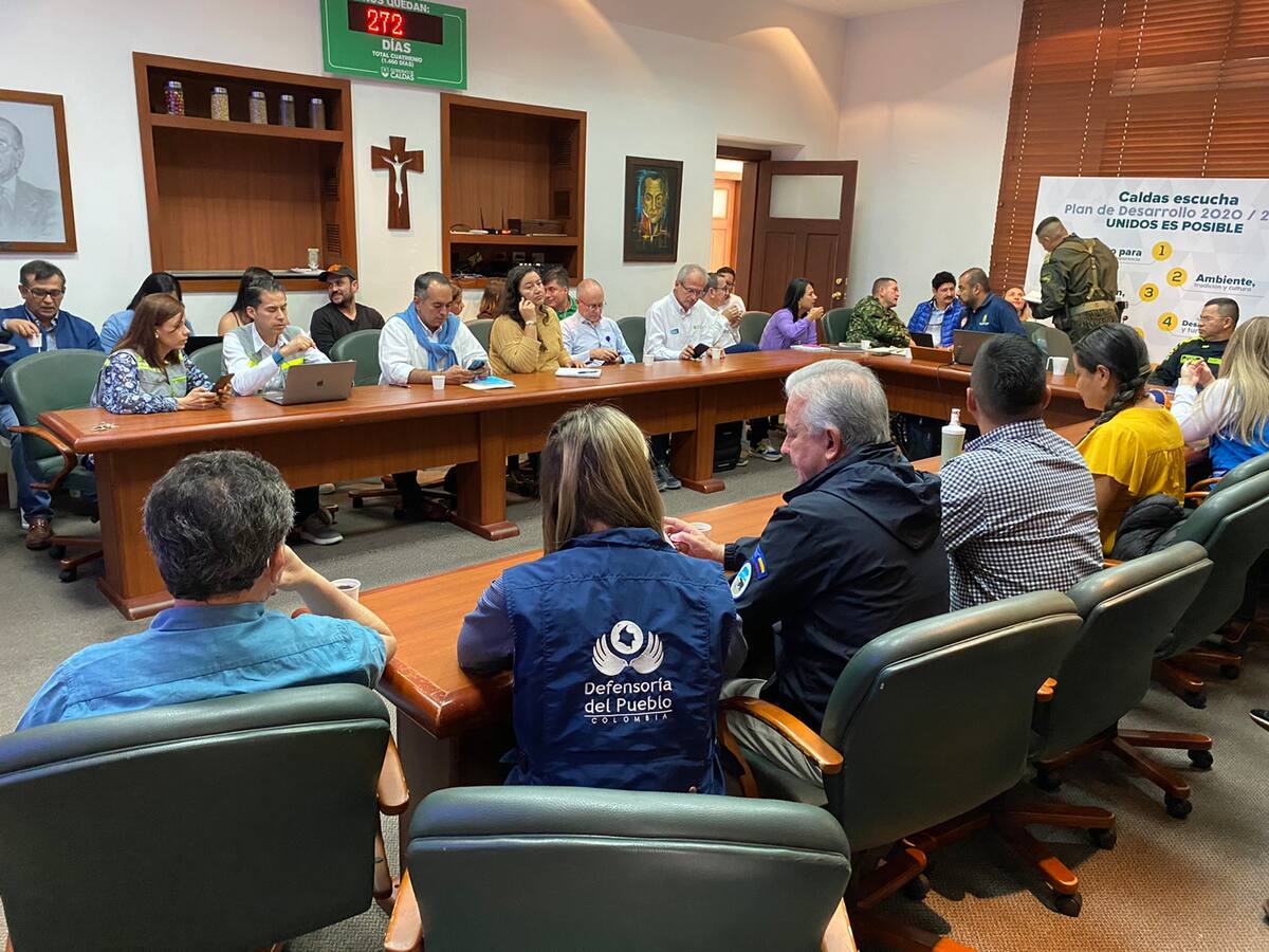 Defensoría pide a comunidades cercanas al volcán Nevado del Ruiz atender la evacuación