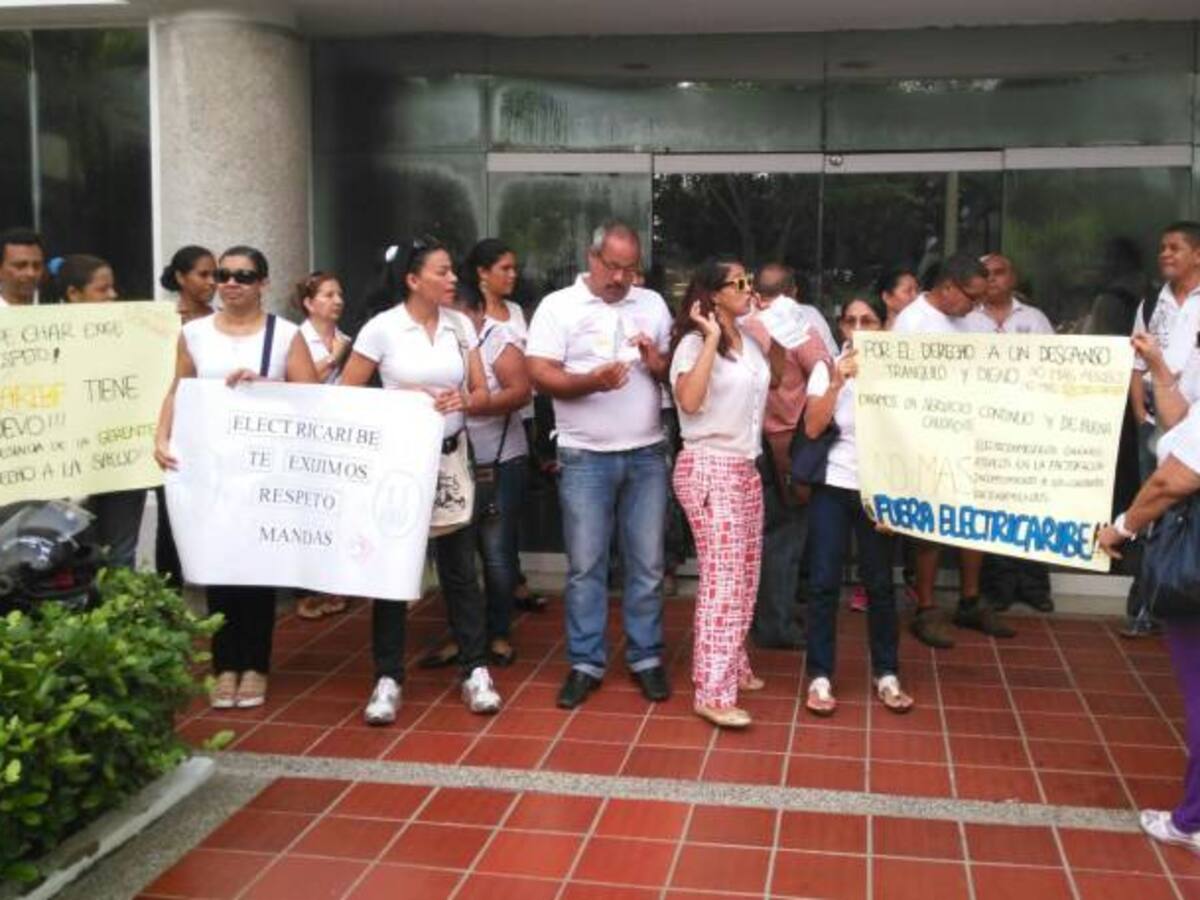 Usuarios se tomaron sede de Electricaribe por mal servicio