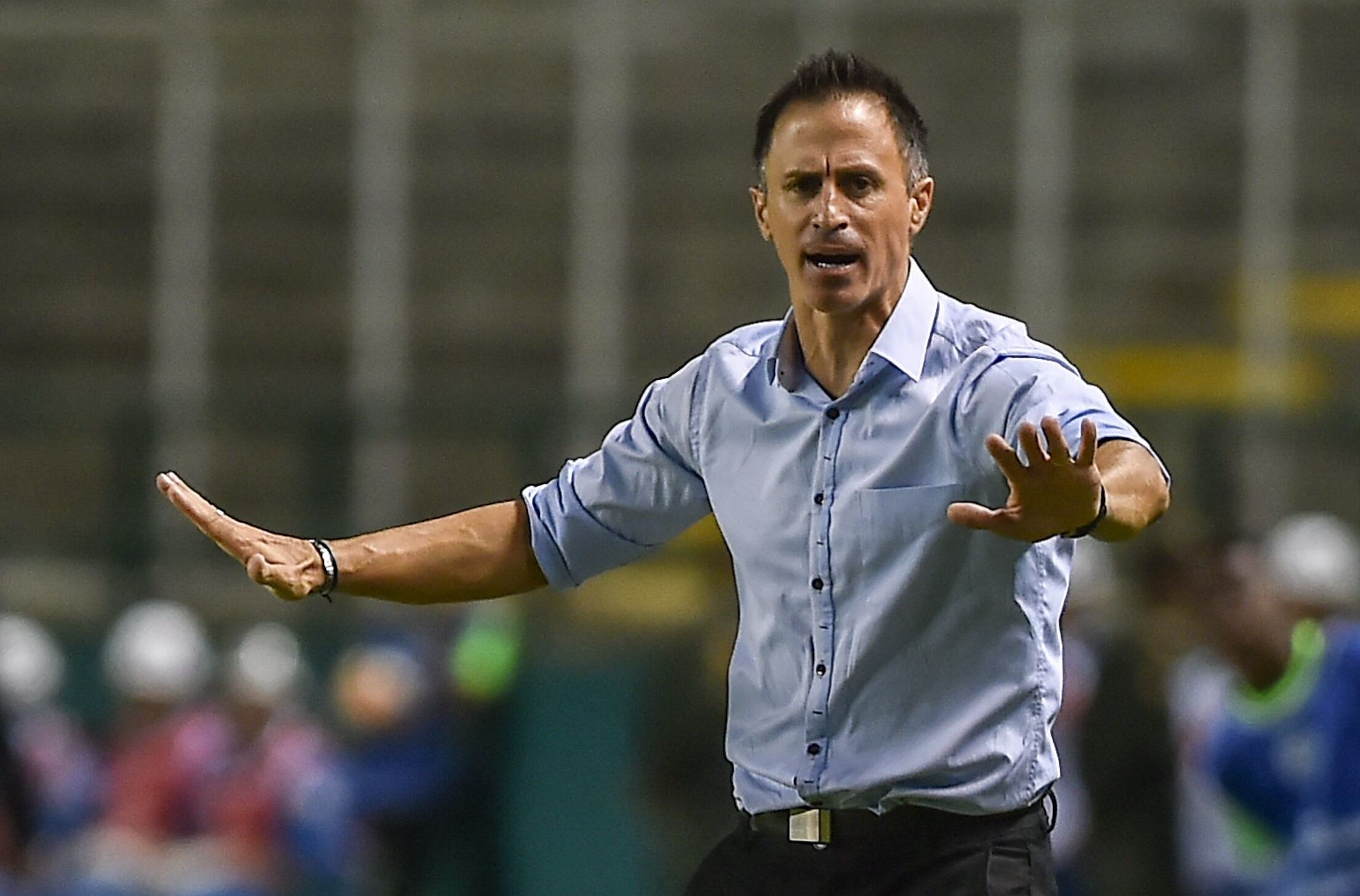 Pablo Peirano, entrenado de Santa Fe (Photo by LUIS ROBAYO/AFP via Getty Images)
