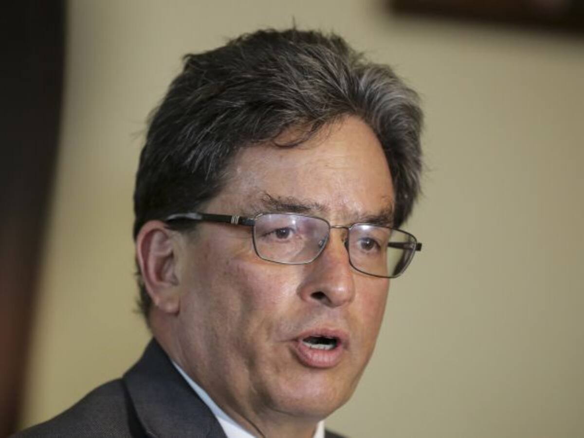 Fiscalía abrió indagación a Min Hacienda por "bonos de agua"