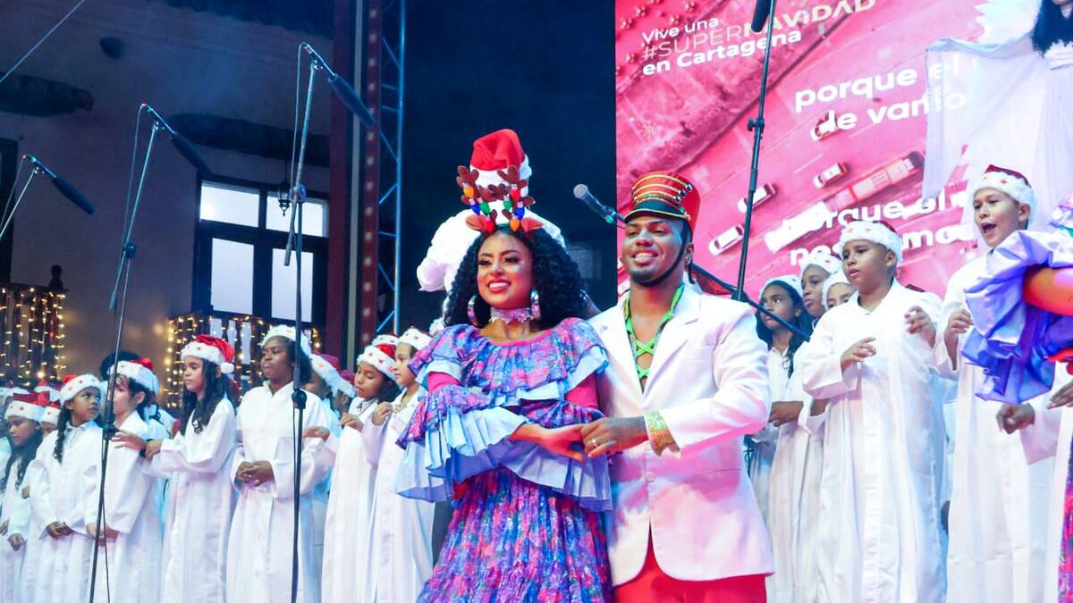 Más de 150 artistas fueron show central en encendido del alumbrado navideño en Cartagena