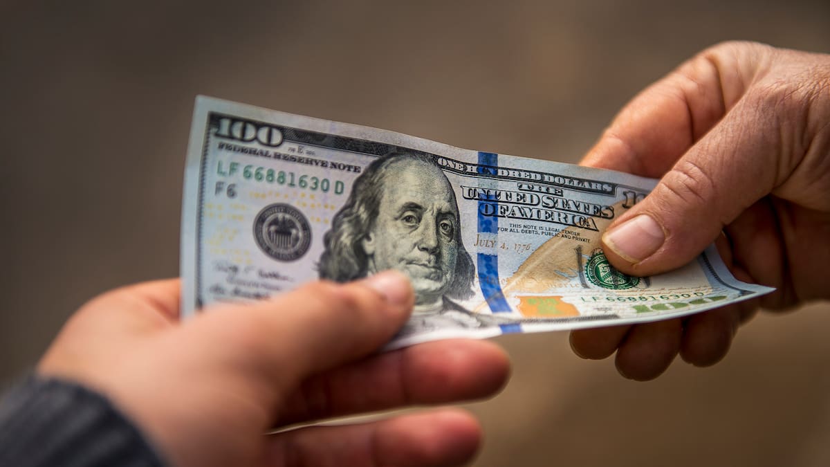Así cerró el precio del dólar en esta primera semana de abril en Colombia: ¿subió o bajó?