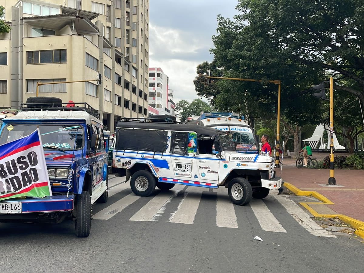 Alcaldía de Cali niega que busetas del transporte colectivo vayan a salir de circulación