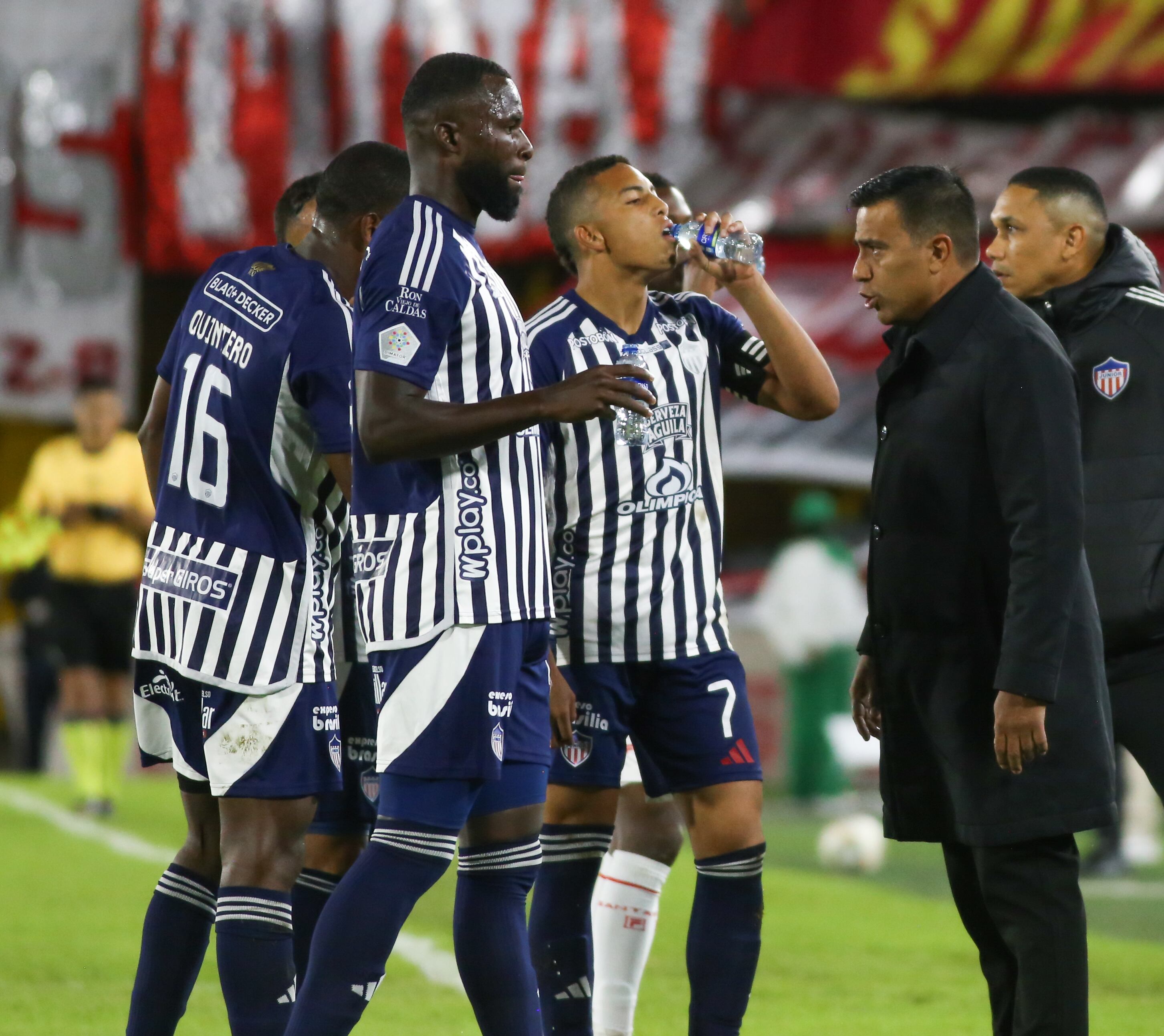 Junior de Barranquilla se refuerza con dos figuras del fútbol colombiano para la Liga 2025-II. (Photo by Daniel Garzon Herazo/NurPhoto via Getty Images)