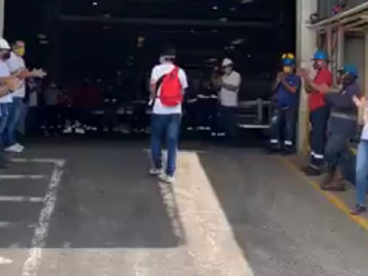 Con calle de honor, Tecnoglass recibe a trabajador que superó el COVID-19