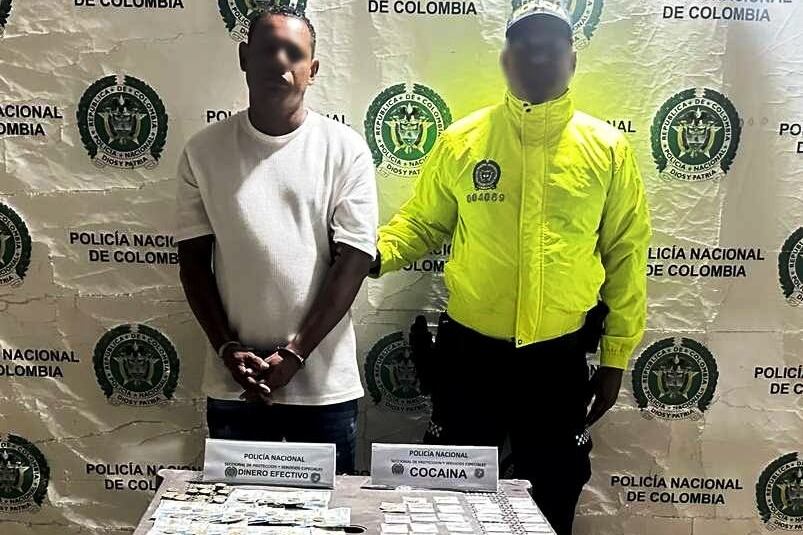 Capturado por comercializar alucinógenos a domicilio en un vehículo