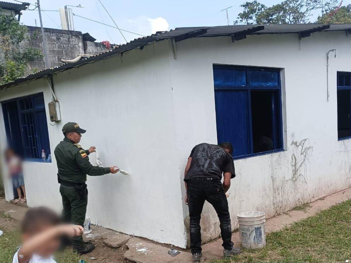 La Policía realizó labores de embellecimiento en colegios del Tolima