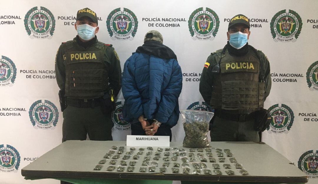Capturado tras ser puesto en evidencia por un policía canino