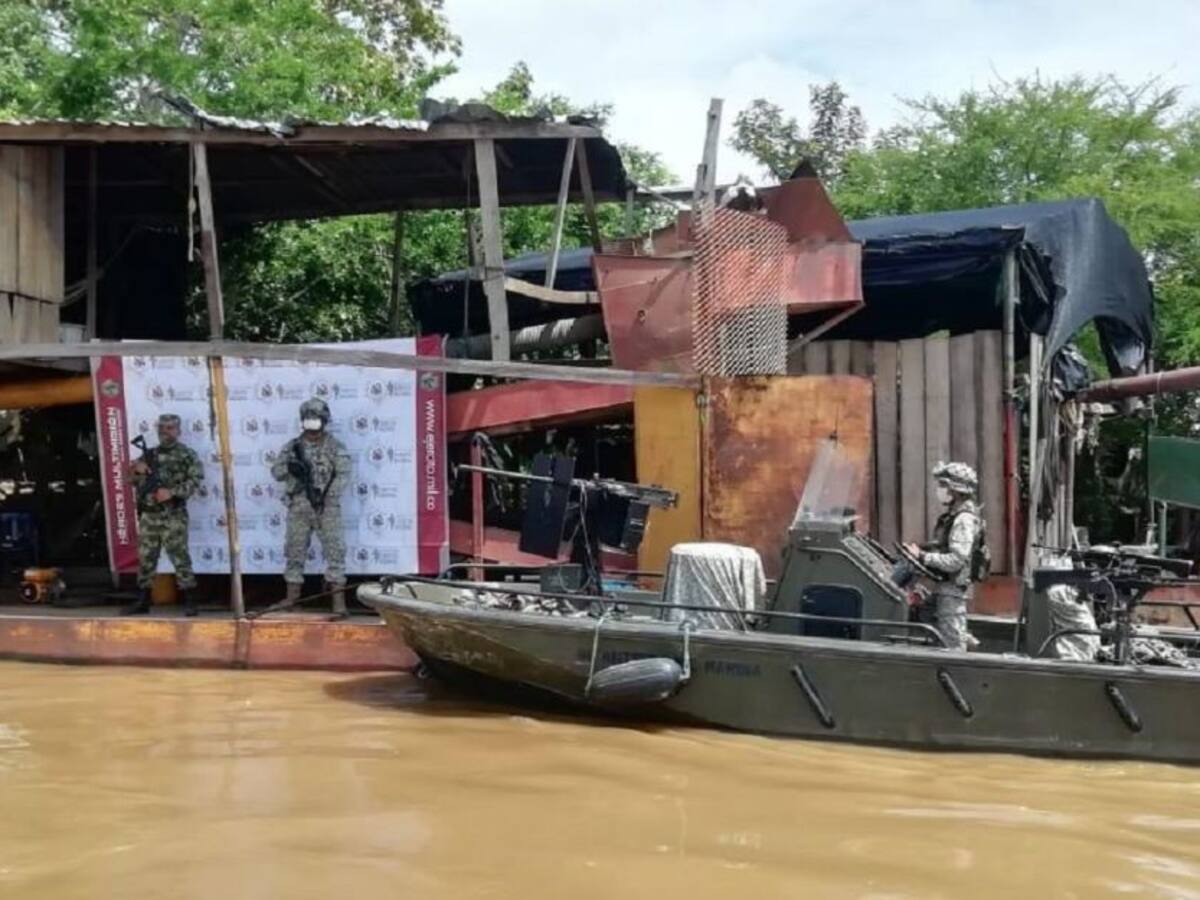 Incautan draga que era usada para minería ilegal en el sur de Bolívar