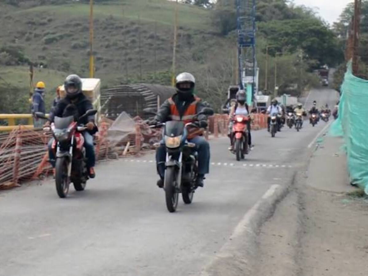 Alcalde de La Virginia pide acelerar obras del puente Francisco Jaramillo