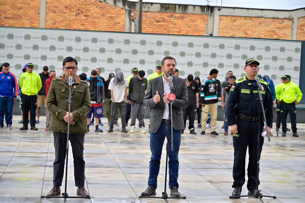 Secretario de Seguridad, César Restrepo y el alcalde de Bogotá, Carlos Fernando Galán. Foto: Secretaría de Seguridad.