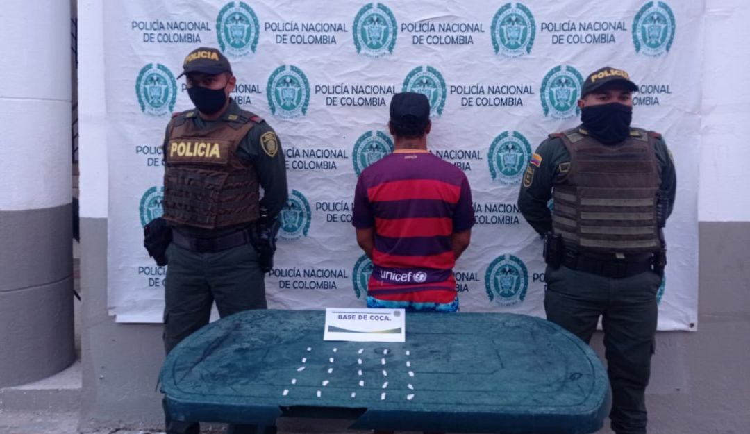 Según las autoridades, en medio del procedimiento realizado en María La Baja le hallaron en su poder 40 dosis de estupefacientes.