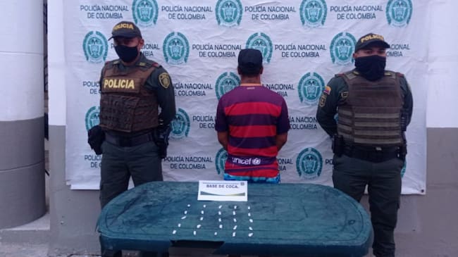 Según las autoridades, en medio del procedimiento realizado en María La Baja le hallaron en su poder 40 dosis de estupefacientes.