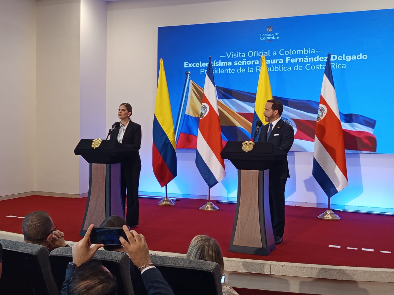Abelardo de la Espriella pidió a la presidenta de Costa Rica eliminar la visa a colombianos. Foto: Caracol Radio.